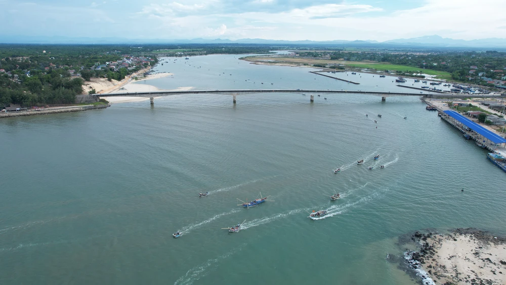 Khu vực biển ở huyện Gio Linh, tỉnh Quảng Trị. Ảnh: QUỐC VŨ