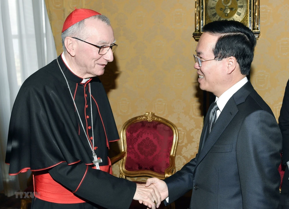 Chủ tịch nước Võ Văn Thưởng gặp Thủ tướng Vatican, Hồng y Pietro Parolin. Ảnh: TTXVN