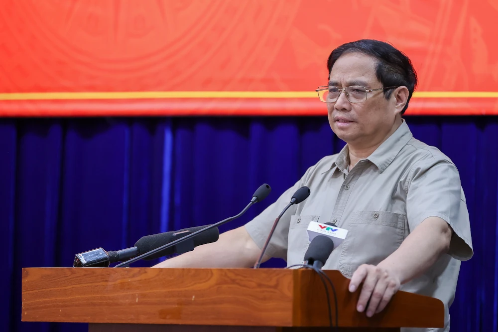 Thủ tướng phát biểu tại buổi làm việc với các địa phương vào chiều tối 11-8. Ảnh: VGP