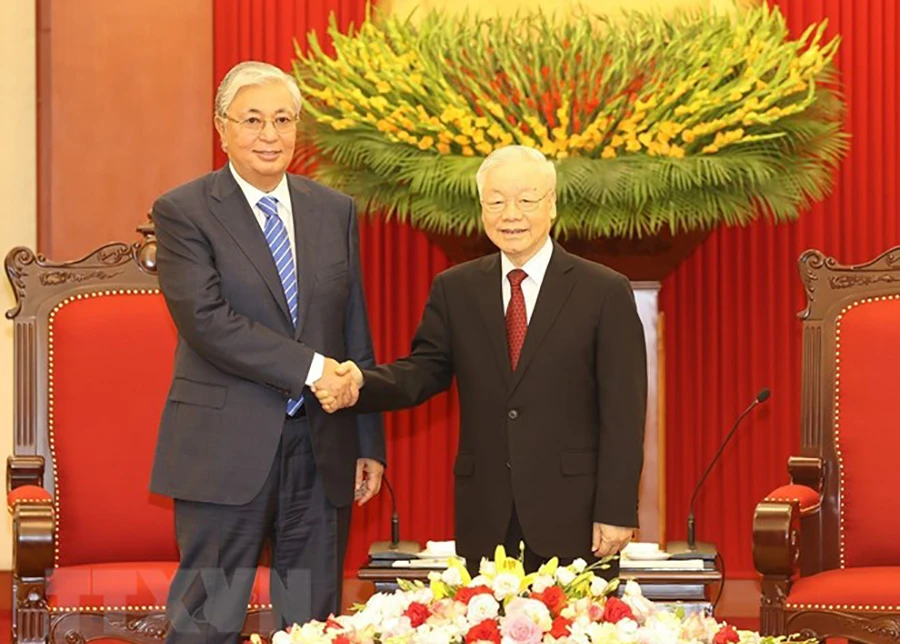 Tổng Bí thư Nguyễn Phú Trọng đã tiếp Tổng thống Cộng hòa Kazakhstan Kassym-Jomart Tokayev. Ảnh: TTXVN Tổng Bí thư Nguyễn Phú Trọng đã tiếp Tổng thống Cộng hòa Kazakhstan Kassym-Jomart Tokayev. Ảnh: TTXVN