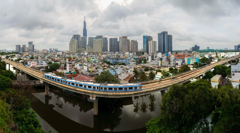 Toàn tuyến Metro 1, TP.HCM được chạy thử toàn tuyến hôm 29-8. Ảnh: NGUYỄN TIẾN