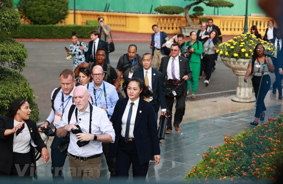 Chuyến thăm lần này của Tổng thống Mỹ diễn ra đúng dịp kỷ niệm 10 năm hai nước xác lập Quan hệ Đối tác Toàn diện. Ảnh: TTXVN