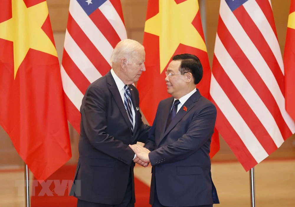 Chủ tịch Quốc hội Vương Đình Huệ hội kiến Tổng thống Mỹ Joe Biden. Ảnh: TTXVN