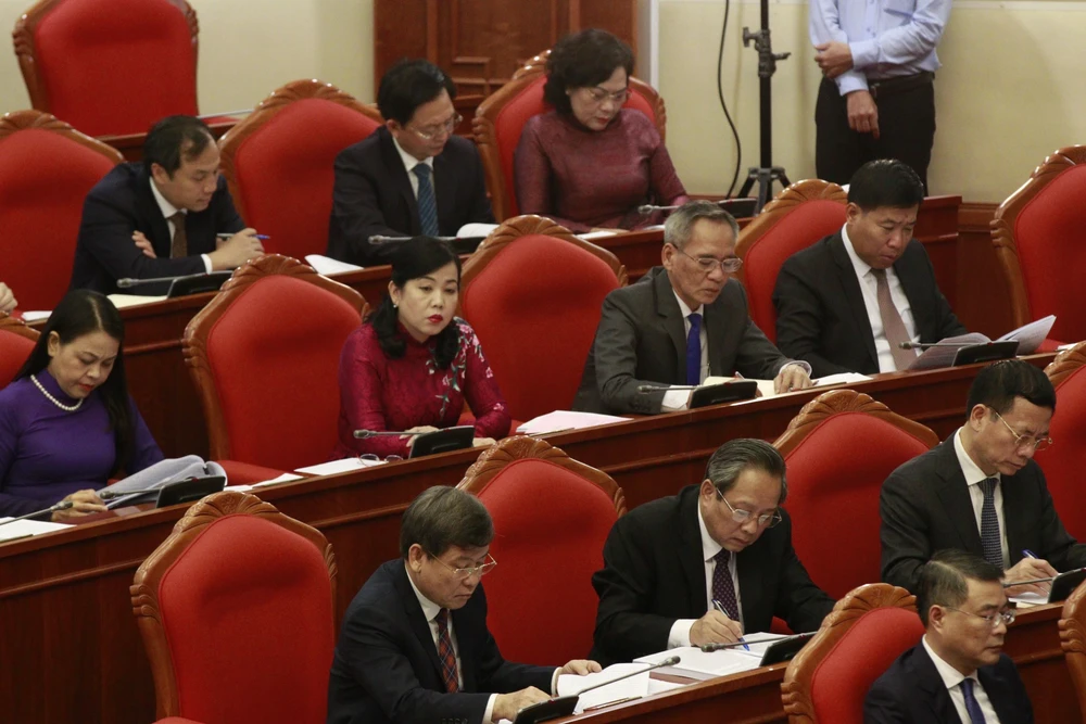 tong-bi-thu-chu-tri-hoi-nghi-trung-uong-8-8 (3).jpg