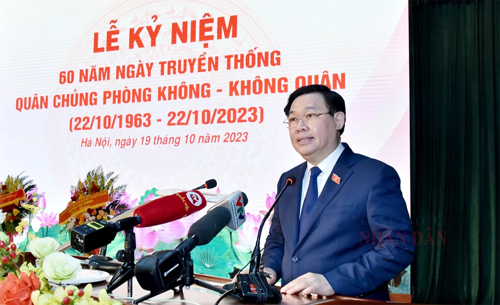 60-nam-truyen-thong-phong-khong-khong-quan-vuong-dinh-hue-2.png
