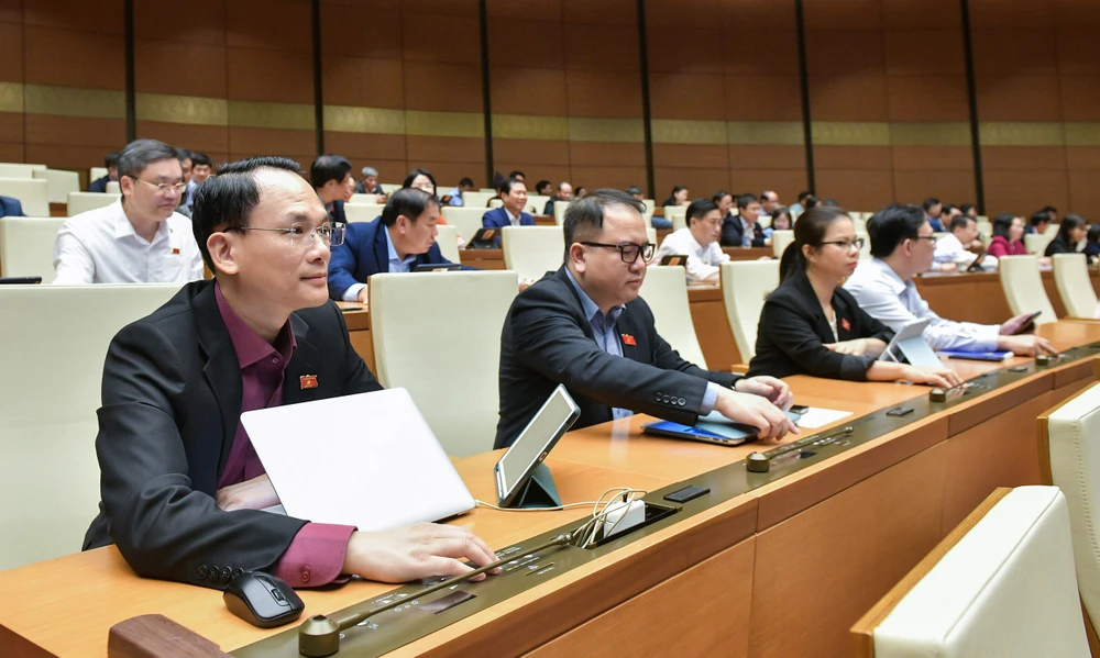 Quốc hội thông qua 5 dự án luật quan trọng, luật căn cước