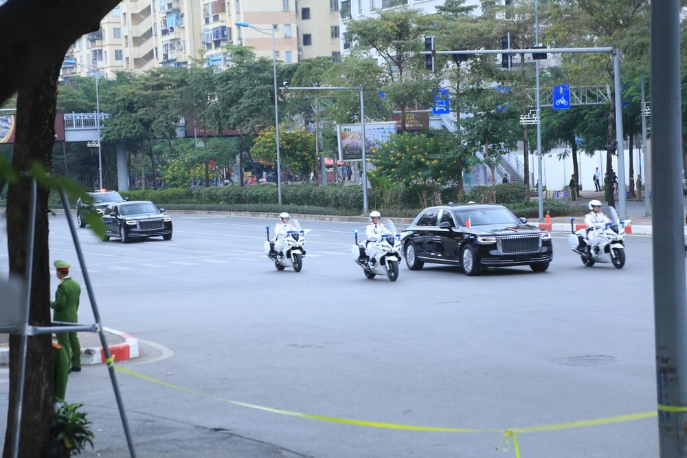 Hình ảnh đoàn mô tô 'khủng' dẫn đoàn đón Tổng Bí thư, Chủ tịch nước Tập Cận Bình