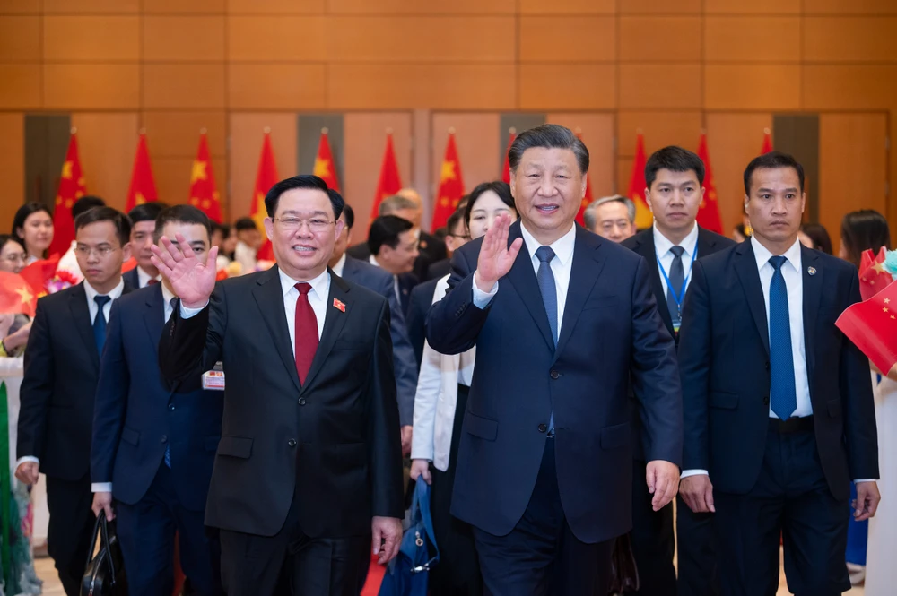 Chủ tịch Quốc hội Vương Đình Huệ hội kiến Tổng Bí thư, Chủ tịch Tập Cận Bình