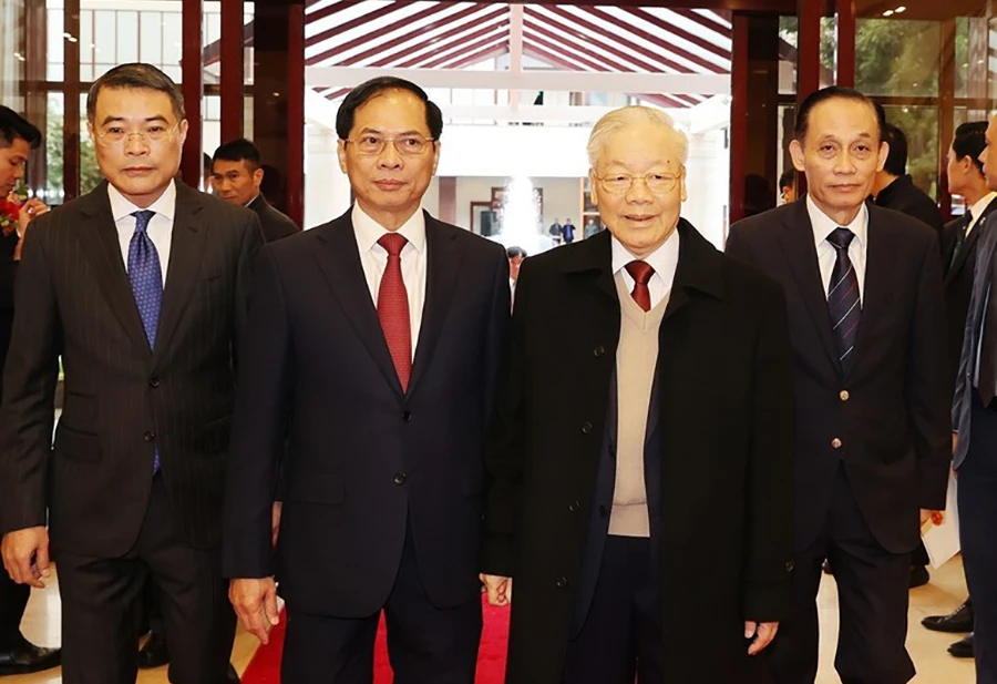 Hình ảnh Tổng Bí thư Nguyễn Phú Trọng đến dự Hội nghị Ngoại giao lần thứ 32