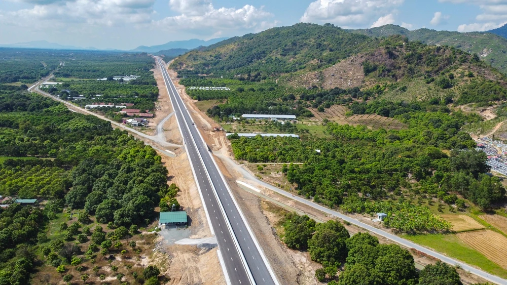 Chủ tịch UBND tỉnh Khánh Hòa: Quy hoạch TP Nha Trang, cơ cấu lại kinh tế