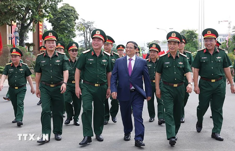 thu-tuong-pham-minh-chinh-tham-lam-viec-tai-binh-doan-12 (3).jpg