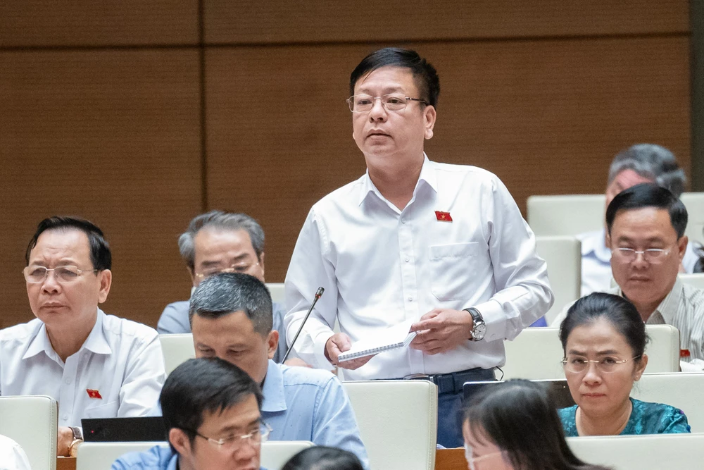 'Rất dễ xảy ra tiêu cực nếu gộp tài sản độc lập đấu giá theo lô'