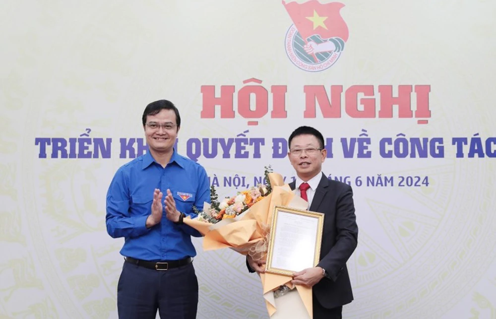 Tin nhân sự tuần qua: Phê chuẩn, bổ nhiệm nhiều nhân sự mới ở Hà Nội, TP.HCM, Đà Nẵng...