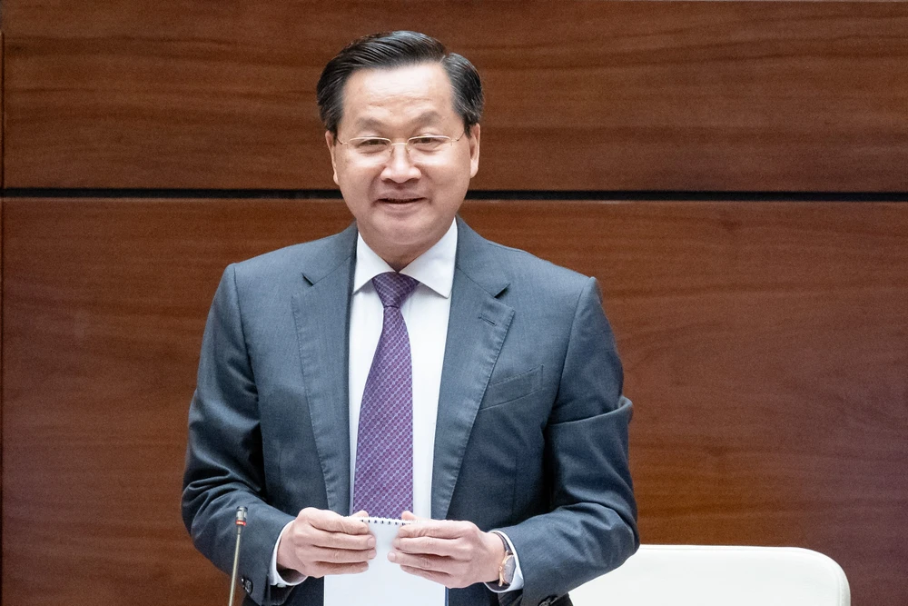 Thủ tướng yêu cầu ban hành các nghị định về tiền lương để thực hiện từ 1-7