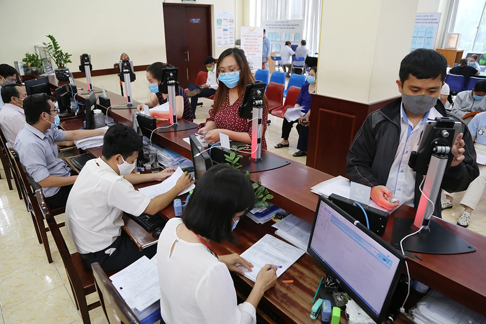 Bộ Nội vụ hướng dẫn chi tiết cách tính lương, phụ cấp mới với cán bộ, viên chức