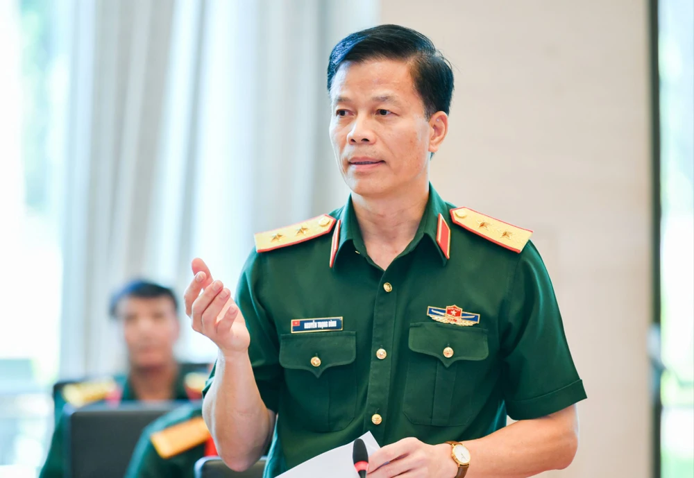 4-tuong-quan-doi-duoc-bo-nhiem-lai-keo-dai-thoi-gian-cong-tac-nguyen-trong-binh.jpg