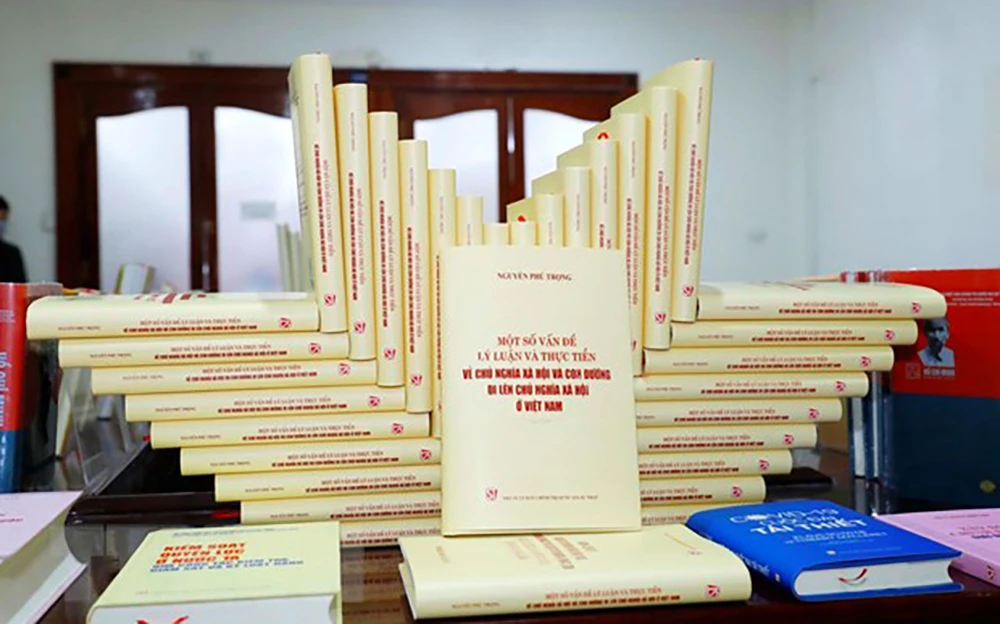 tong-bi-thu-nguyen-phu-trong-sach-chu-nghia-xa-hoi.jpeg