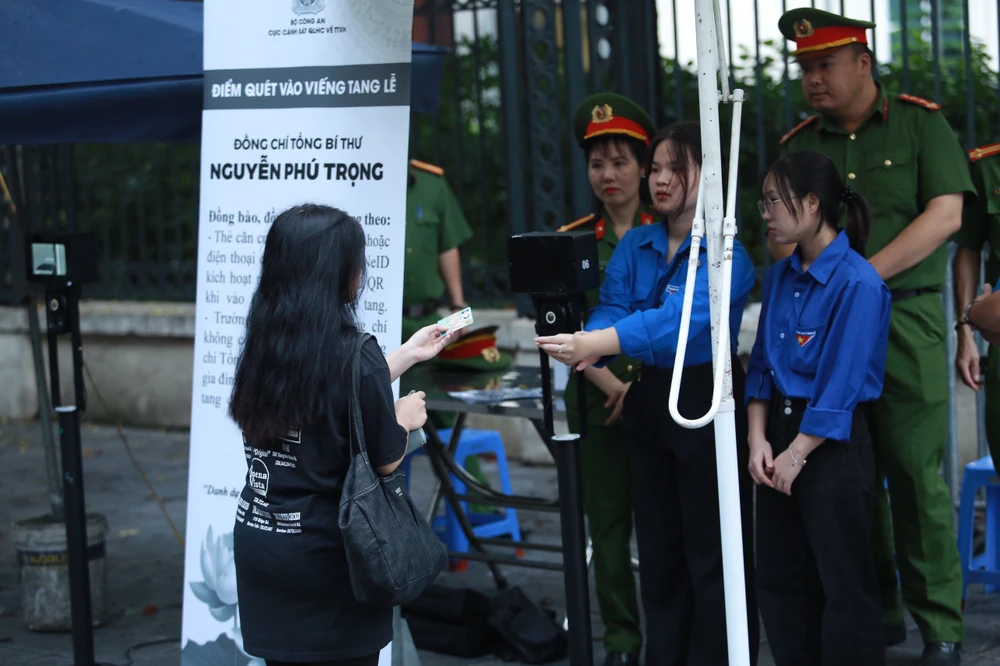 an-ninh-vao-vieng-le-tang (5).jpg