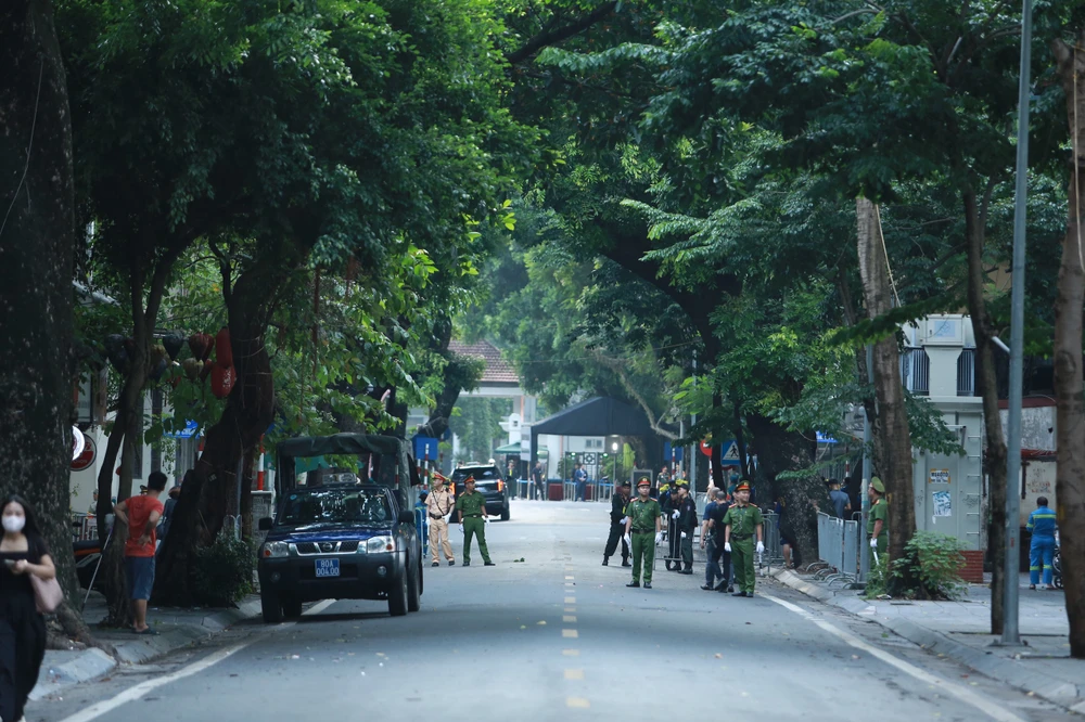 an-ninh-vao-vieng-le-tang (6).jpg