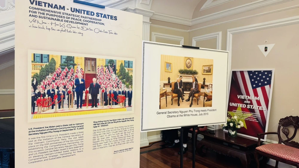 Vieng-tong-bi-thu-o-nuoc-ngoai (4).jpg