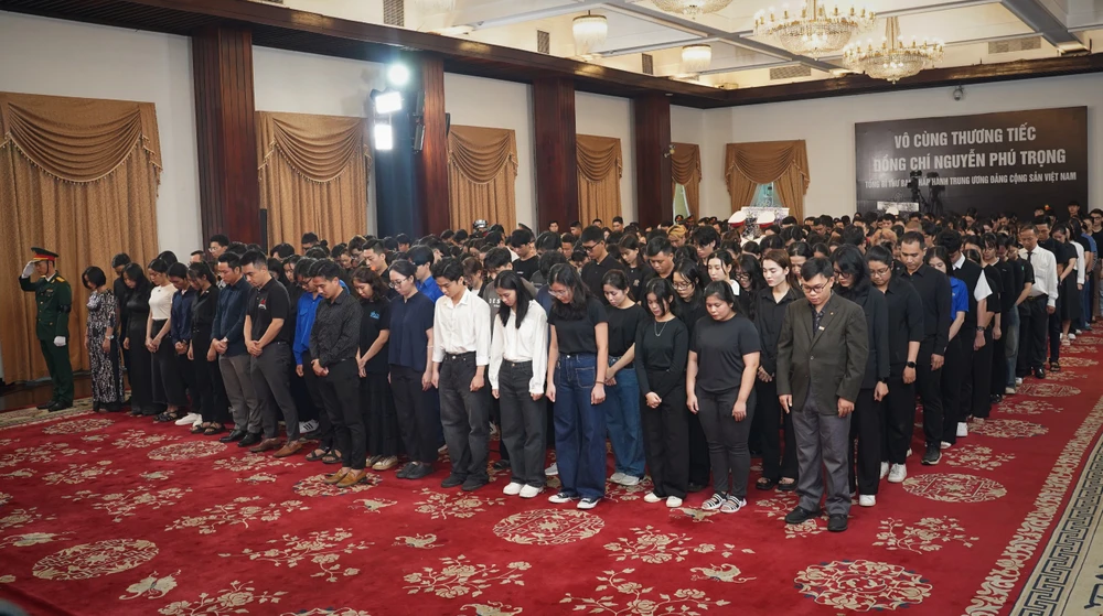 vieng-tai-hoi-truong-thong-nhat-thuan-van (11).jpg