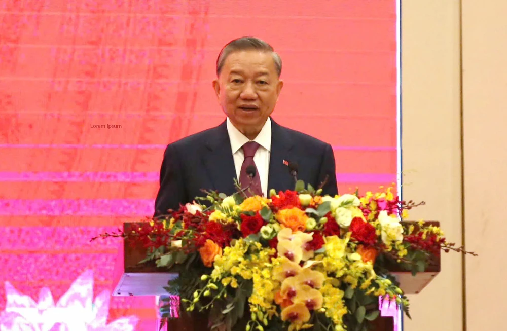 Tổng Bí thư - Chủ tịch nước Tô Lâm đang chủ trì họp báo công bố kết quả Hội nghị Trung ương