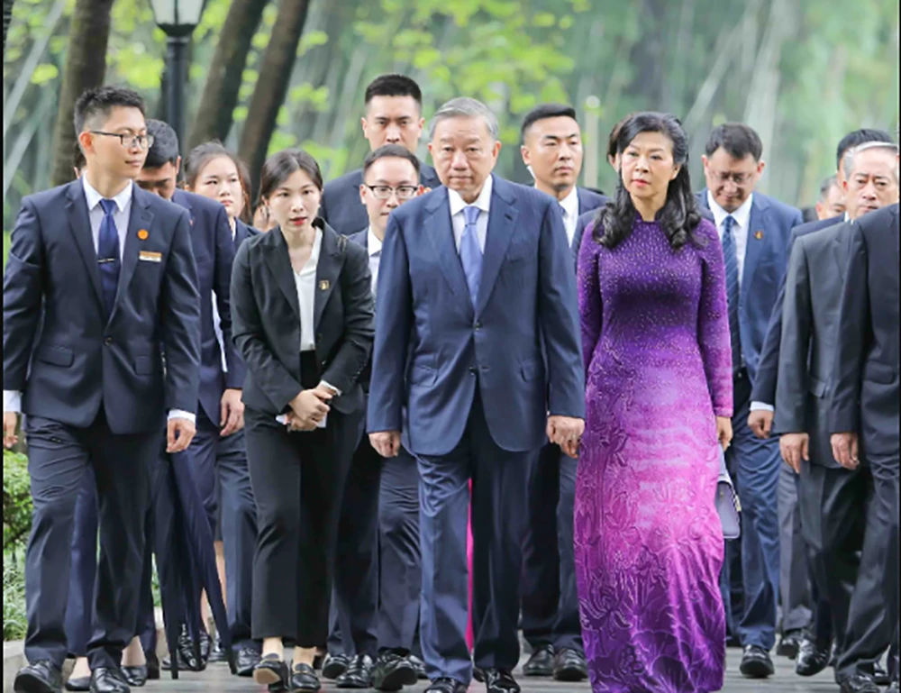 Hoạt động đầu tiên của Tổng Bí thư, Chủ tịch nước Tô Lâm và phu nhân tại Quảng Châu