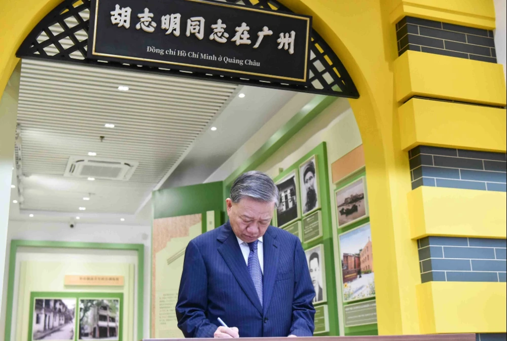 hoat-dong-dau-tien-cua-tong-bi-thu-chu-tich-nuoc-to-lam-va-phu-nhan-tai-quang-chau (4).png