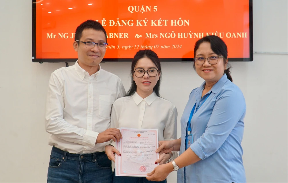 Miễn phí 98 thủ tục trực tuyến, TP.HCM thu hút người dân cùng chuyển đổi số