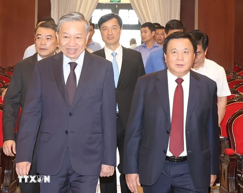 50 cán bộ quy hoạch Ủy viên Trung ương Đảng khóa XIV dự lớp bồi dưỡng, cập nhật kiến thức