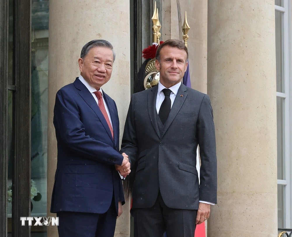 chuyen-cong-tac-voi-nhieu-lan-dau-tien-dac-biet-cua-tong-bi-thu-chu-tich-nuoc-to-lam (4).jpg