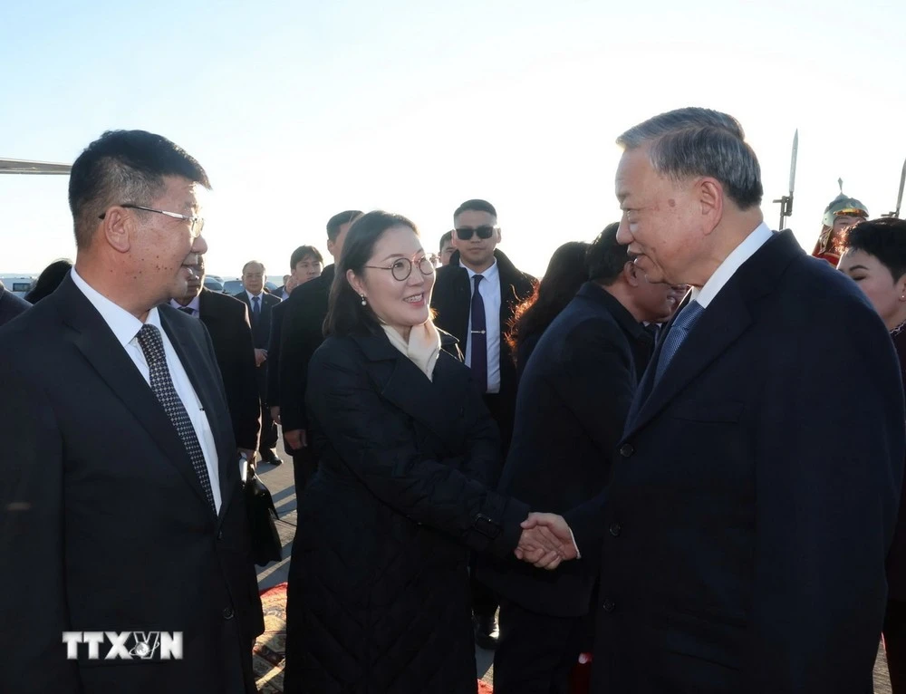 chuyen-cong-tac-voi-nhieu-lan-dau-tien-dac-biet-cua-tong-bi-thu-chu-tich-nuoc-to-lam (5).jpg