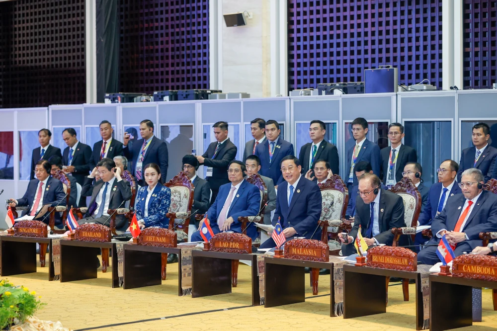 Xây dựng Cộng đồng ASEAN kết nối, tự cường, phát triển bền vững và bao trùm