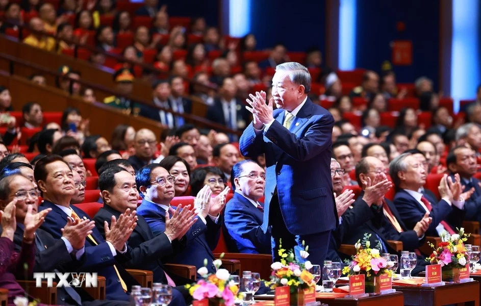 tong-bi-thu-chu-tich-nuoc-to-lam-cung-hon-1-000-dai-bieu-du-dai-hoi-mat-tran-to-quoc-viet-nam (16).jpg