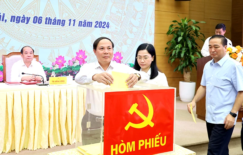 Ông Trần Huy Tuấn được bầu làm Bí thư Tỉnh ủy Yên Bái