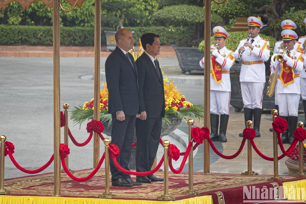 chu-tich-nuoc-luong-cuong-don-tong-thong-bulgari (10).jpg