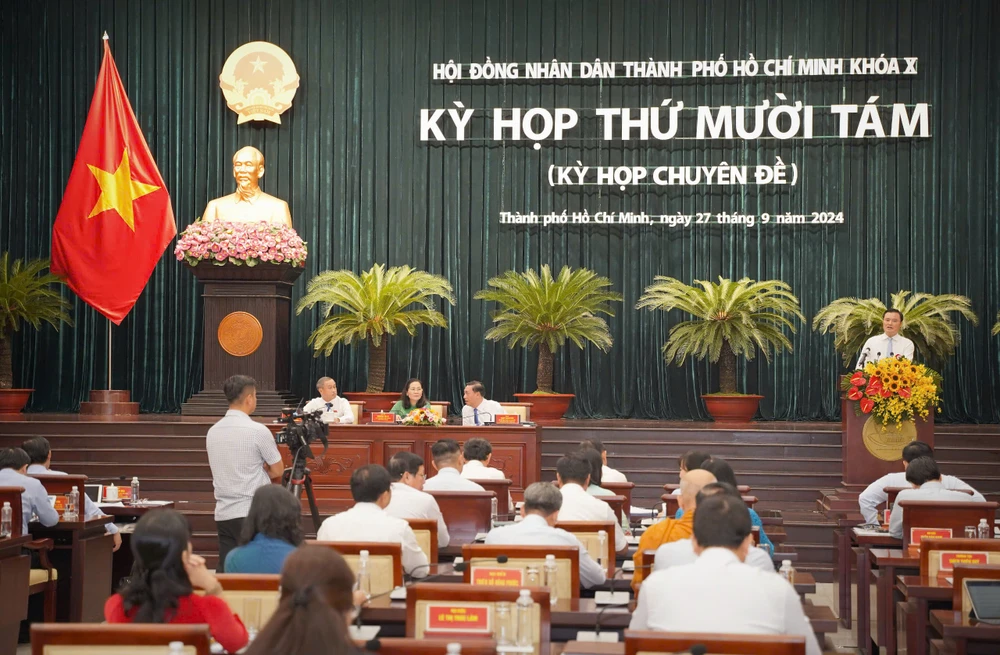 Chất vấn Chủ tịch UBND TP.HCM tại kỳ họp HĐND cuối năm