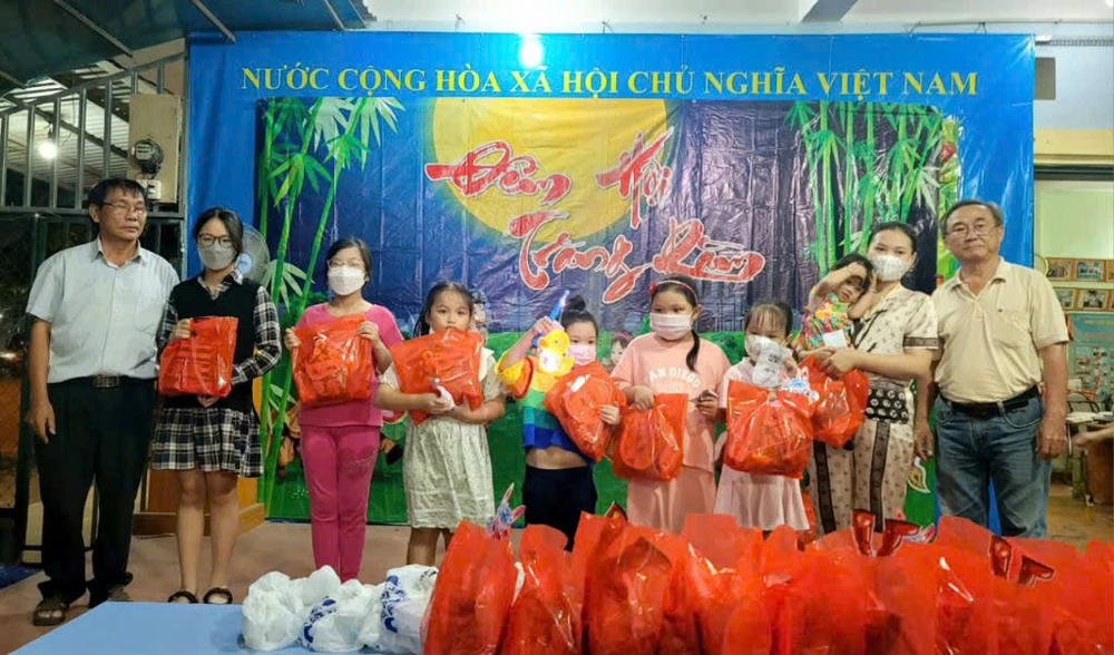 Những cán bộ khu phố, ấp nửa đời người cống hiến thầm lặng