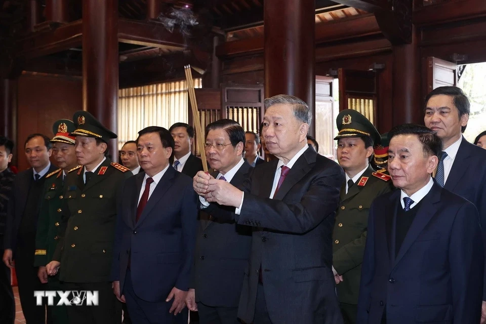 Tổng Bí thư Tô Lâm dâng hương tưởng niệm Chủ tịch Hồ Chí Minh, Tổng Bí thư Lê Hồng Phong