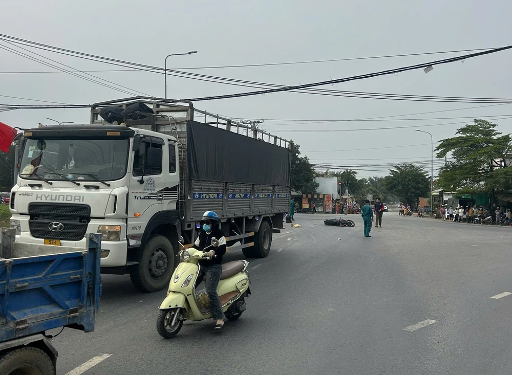 Va chạm với ô tô tải, người đàn ông đi xe máy tử vong tại chỗ