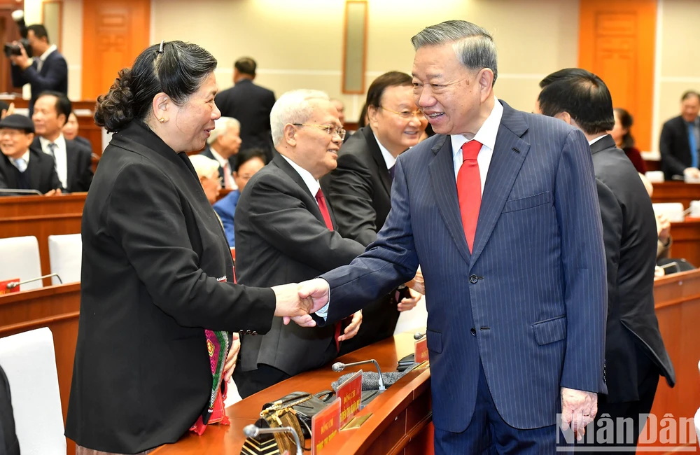 tong-bi-thu-to-lam-cong-tac-nhan-su-dai-hoi-xiv-la-viec-he-trong-la-then-chot-cua-then-chot (3).jpg