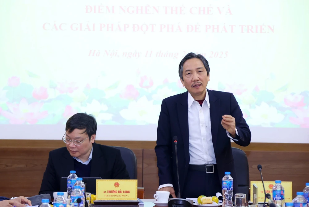 Con người là gốc rễ trong tháo gỡ các điểm nghẽn của thể chế