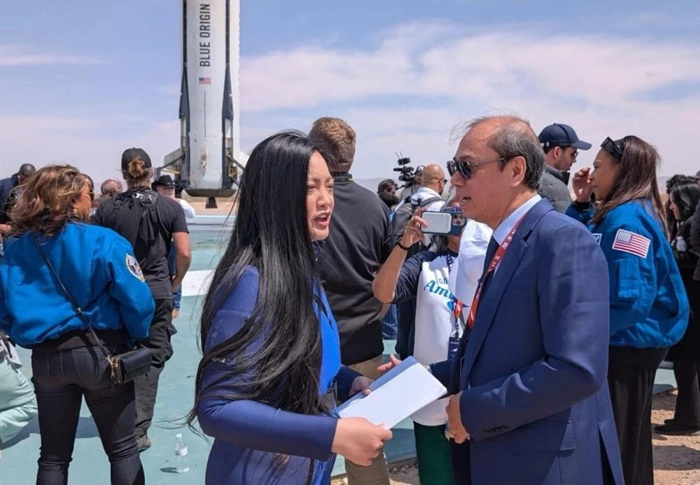 Chủ tịch nước Lương Cường chúc mừng người phụ nữ gốc Việt đầu tiên bay vào vũ trụ