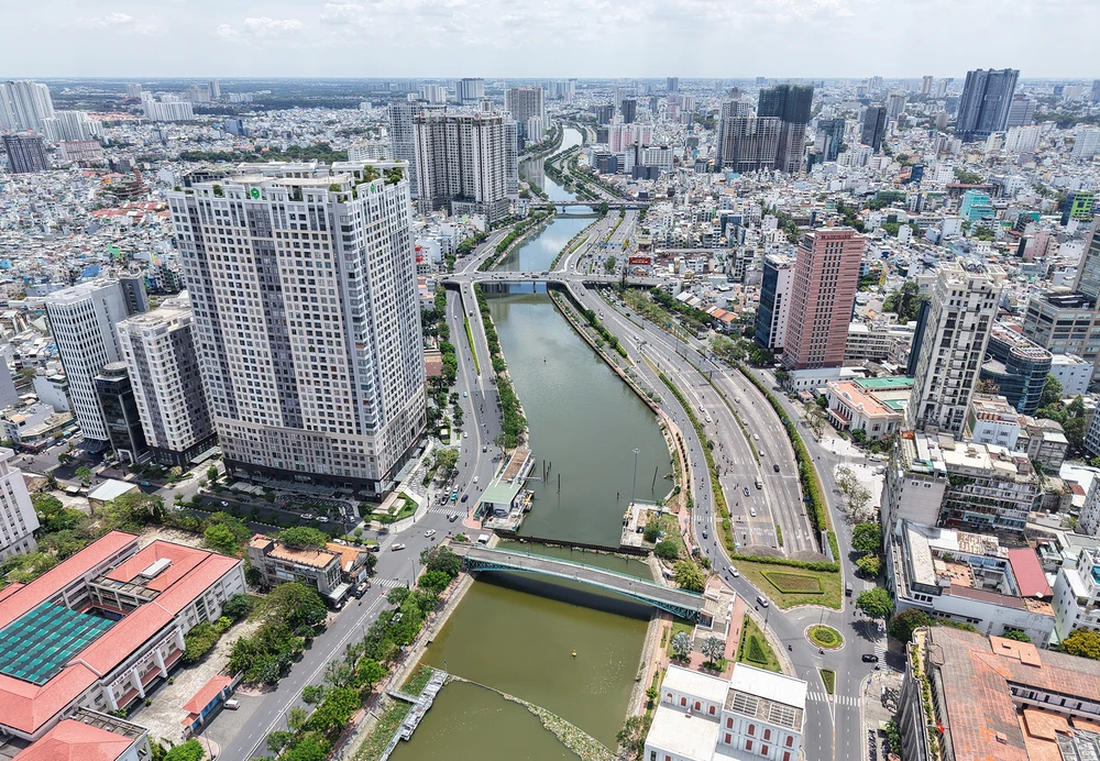 Đại lộ Võ Văn Kiệt.JPG