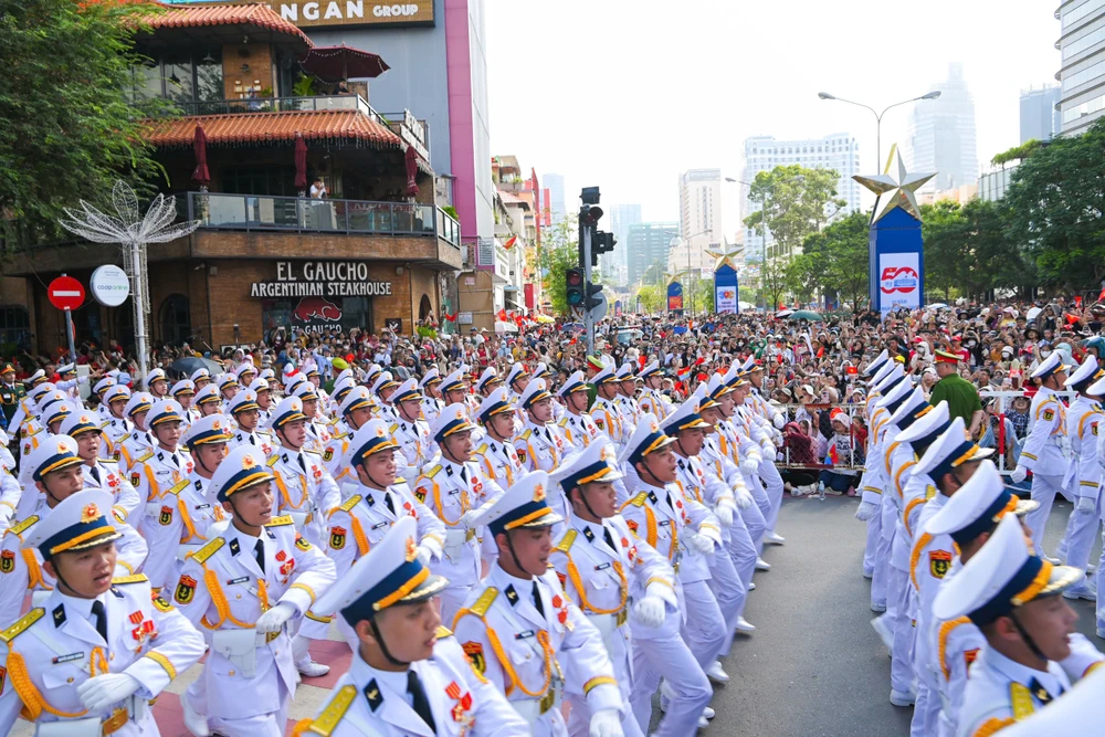 Cựu chiến binh vượt hàng ngàn cây số xem tổng duyệt lễ diễu binh, diễu hành