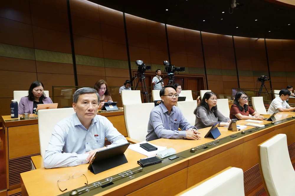 Hôm nay, Quốc hội thảo luận sửa Hiến pháp 2013 để thực hiện mô hình chính quyền địa phương 2 cấp