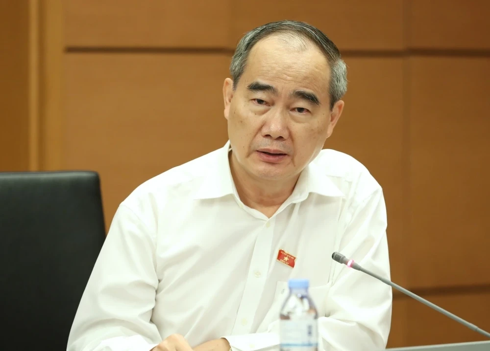 Quốc hội bàn miễn học phí, đại biểu nhớ lại thời phụ huynh đóng học phí bằng... 2 con chó