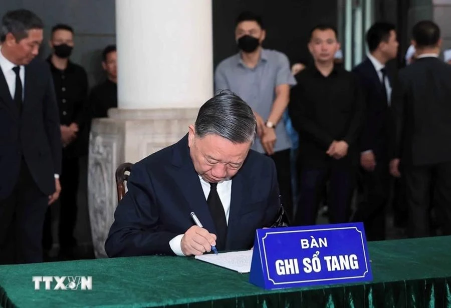 Lãnh đạo Đảng, Nhà nước ghi sổ tang tiễn biệt nguyên Chủ tịch nước Trần Đức Lương