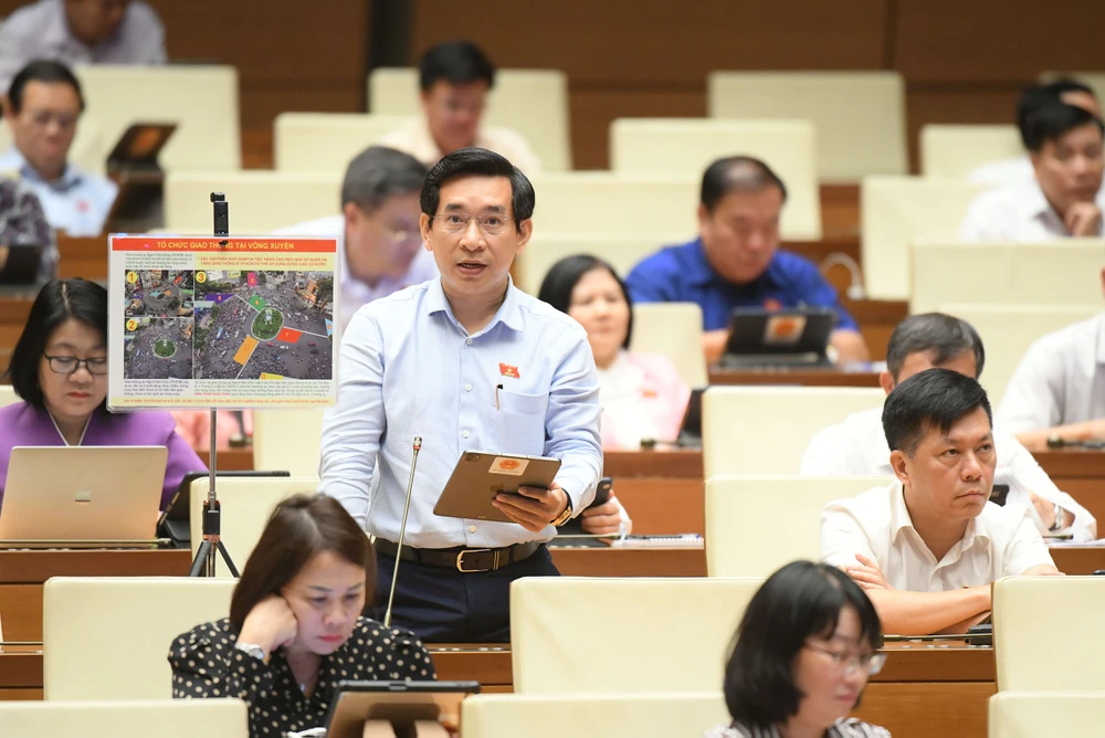 Đại biểu Nguyễn Văn Cảnh: TP.HCM thiệt hại khoảng 6 tỉ USD/năm do ùn tắc giao thông