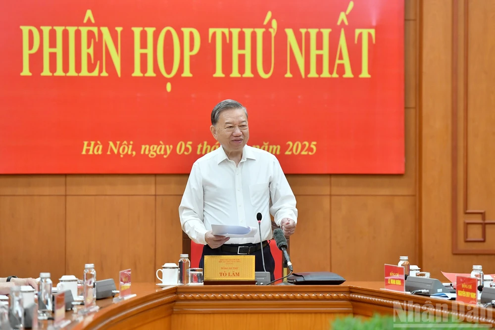 Tổng Bí thư Tô Lâm: Gỡ nhanh nhất các điểm nghẽn, nút thắt về thể chế